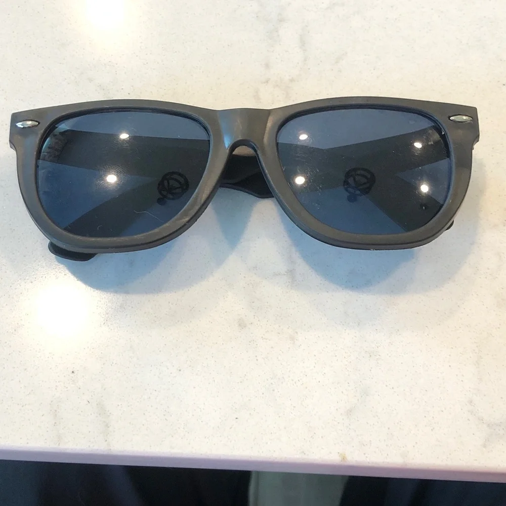 Stylish Black Sunglasses